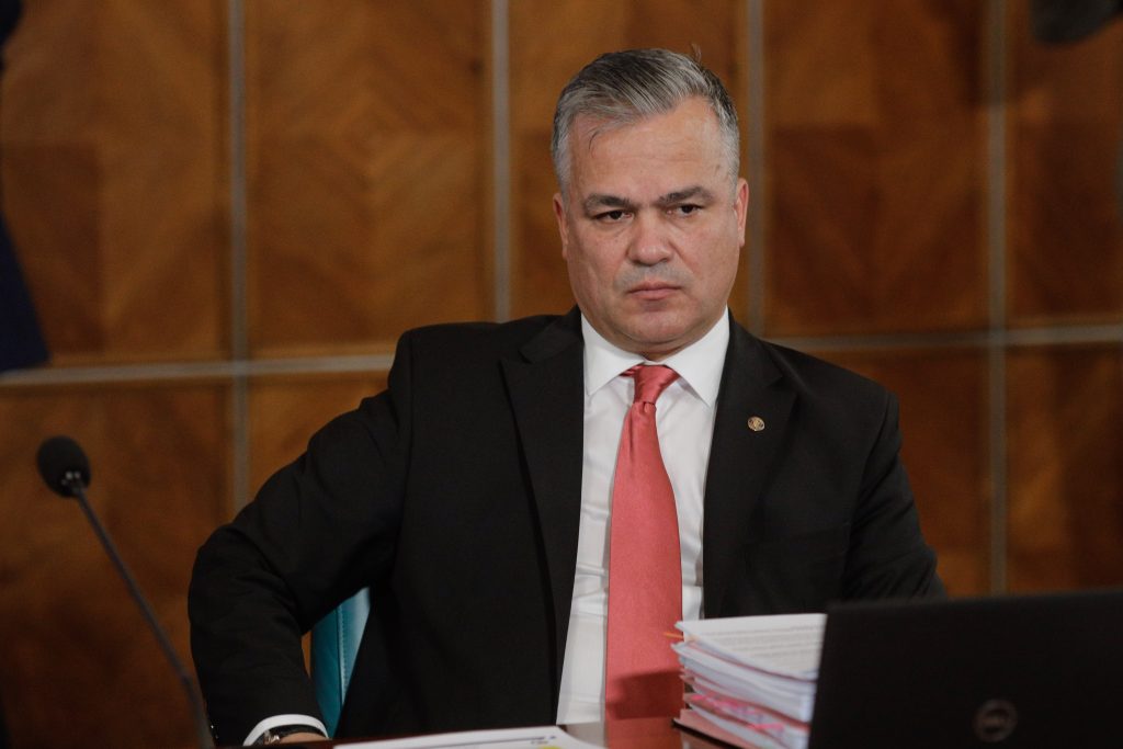 Veștea respinge ultimatumul PNL pentru depunerea mandatului. „Nu sunt vremuri pentru un guvern minoritar”