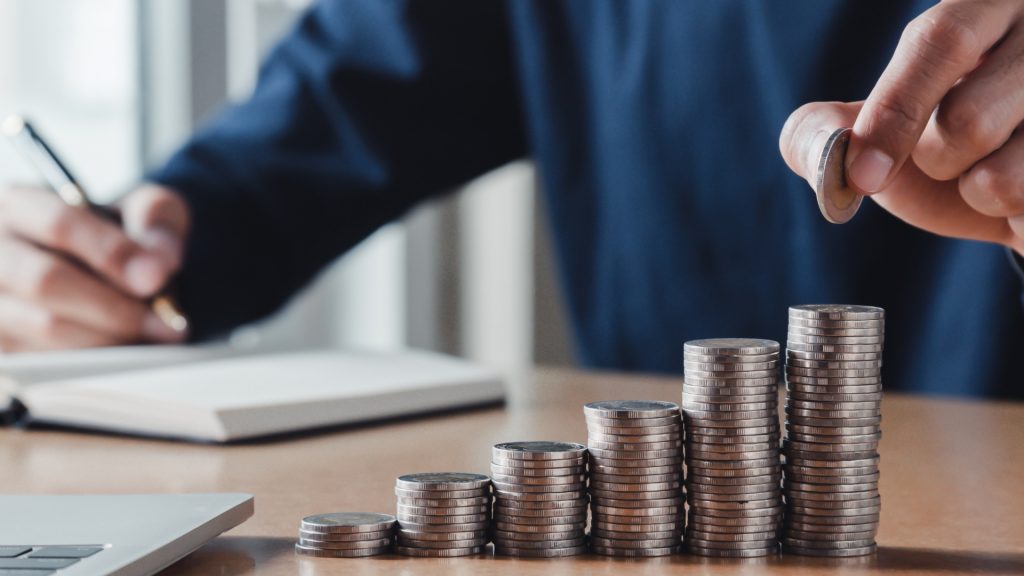 Misiunea următorului guvern: să reia creșterea economică cât mai curând. Comisia de Prognoză anunță o creștere de doar 0,1% pentru 2026 | AUDIO