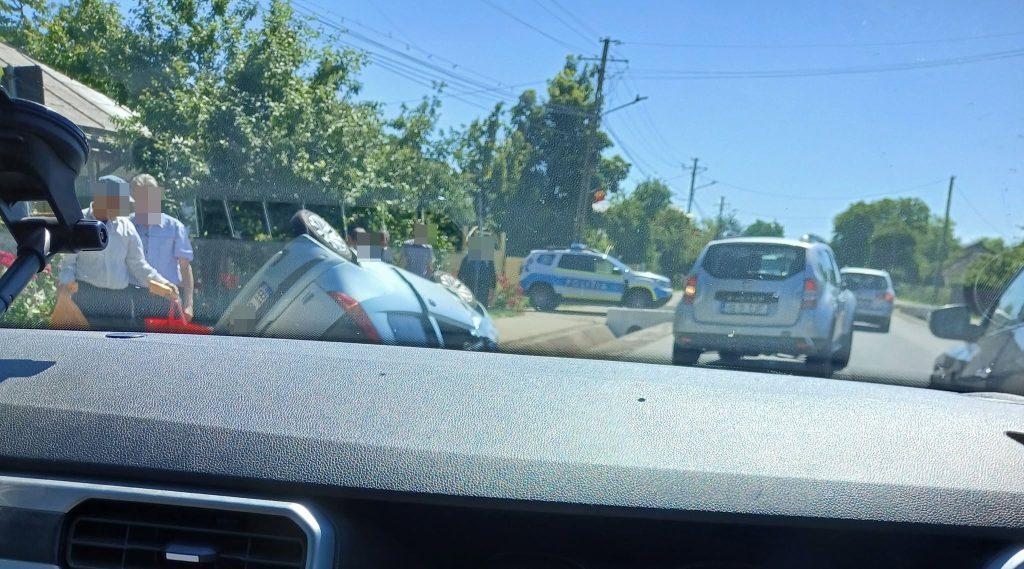 CUM s-a produs accidentul în care a fost implicată o șoferiță din Botoșani