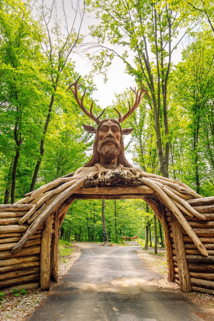 PREMIERĂ CULTURALĂ ÎN JUDEȚUL LUI BRÂNCUȘI: Tărâmul Cerbilor găzduiește festivalul ”Legendele Gorjului”