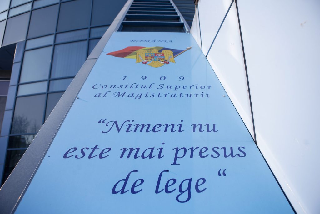 CSM a trimis „Lista neagră” la Comisia Europeană. Acuză atacuri coordonate asupra justiției și vorbește despre un „risc sistemic” pentru statul de drept