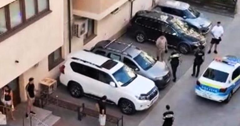 Bătaie cu topoare și cuțite între două clanuri, în București. Doi bărbați au fost arestați