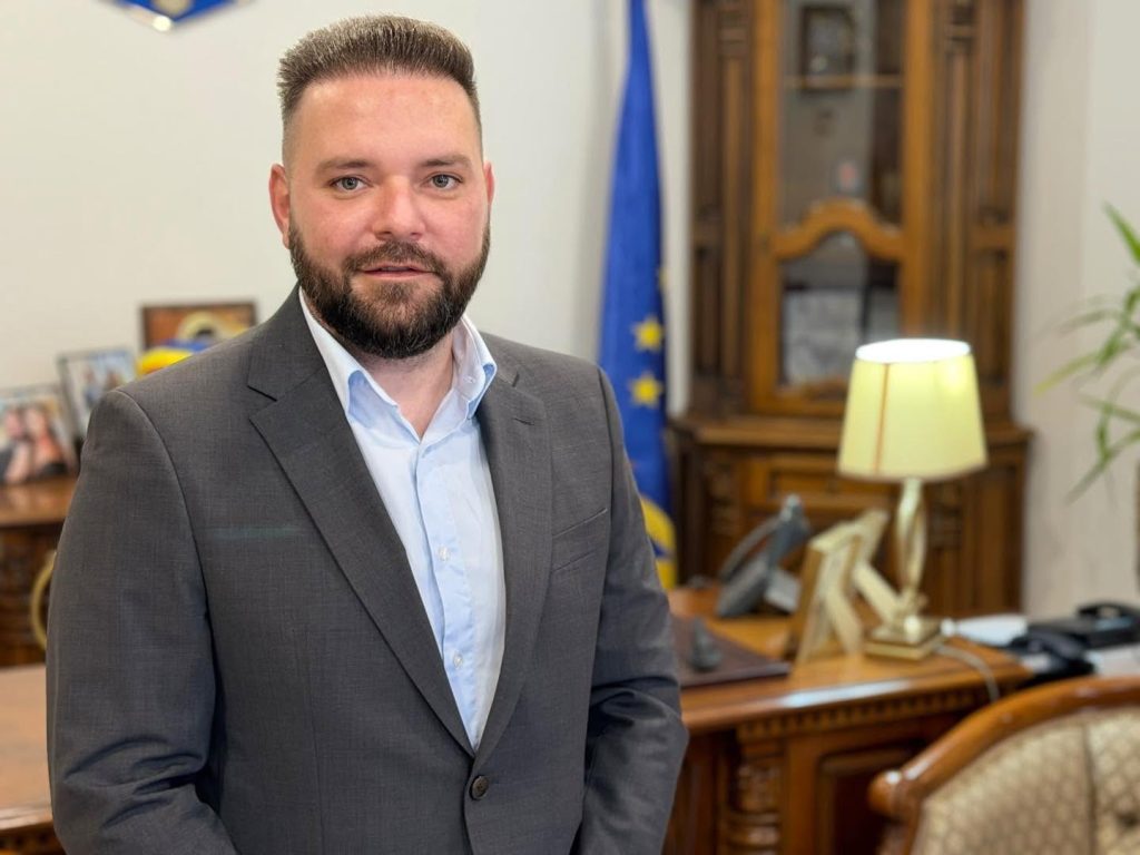 Piedone Jr. a fost exclus din PUSL: O barcă se scufundă, după ce arunci peste bord singurul om care știa să vâslească