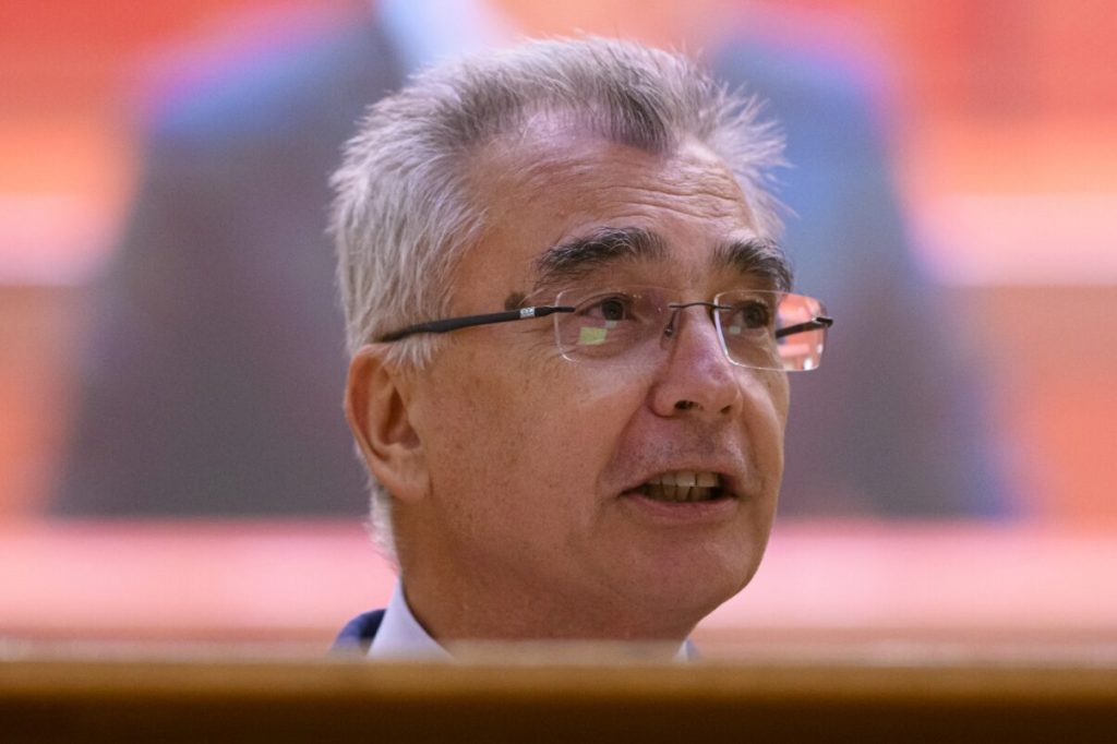 Petrișor Peiu a reiterat că AUR nu va vota Guvernul Veștea. Premierul desemnat a spus că nu îl deranjează dacă va fi votat de parlamentari AUR care „dau dovadă de patriotism”