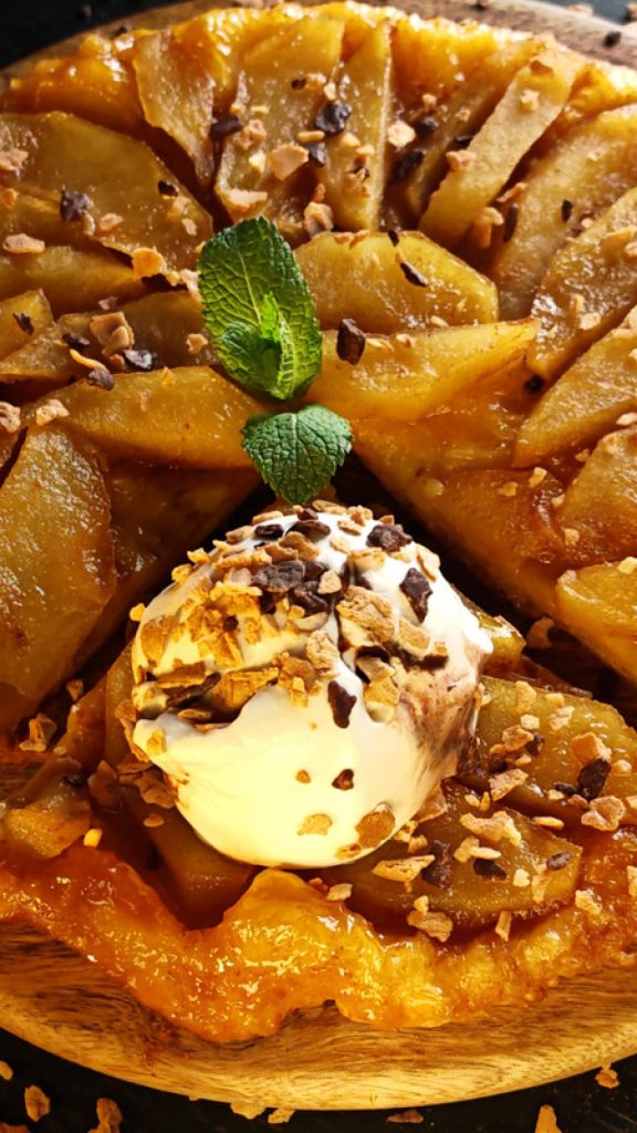 Tarta Tatin cu înghețată - Desertul care te cucerește