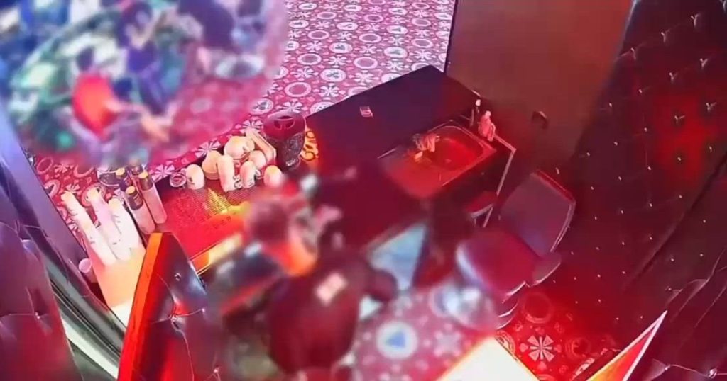 A reclamat că a fost tăiat și jefuit la serviciu. Anchetatorii susțin că tânărul și-a înscenat atacul