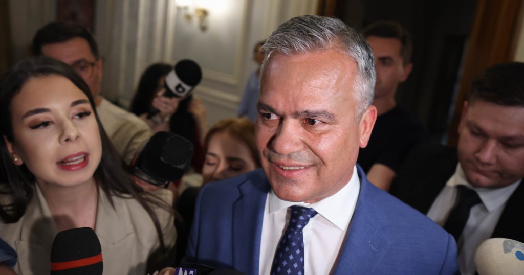 Adrian Veștea anunță că va depune joi la Parlament programul de guvernare și lista miniștrilor