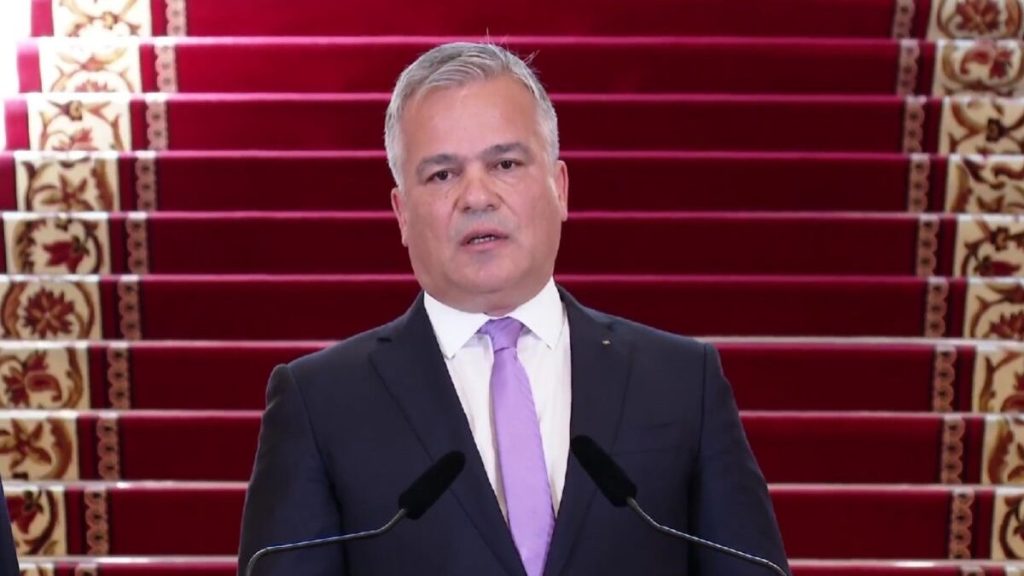 Veștea spune că mâine va depune la Parlament programul de guvernare și lista miniștrilor. PNL convoacă Congres Extraordinar duminică. Predoiu a demisionat din funcția de prim-vicepreședinte al PNL, dar rămâne în partid