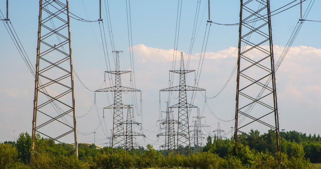 Exportăm energie ieftină, importăm vulnerabilități scumpe. Paradoxul energetic al României în 2026