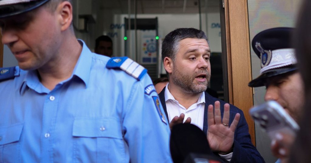 PSD cere PNL să-i retragă „imediat” sprijinul politic primarului general Ciprian Ciucu după punerea sa sub acuzare pentru fapte de corupție