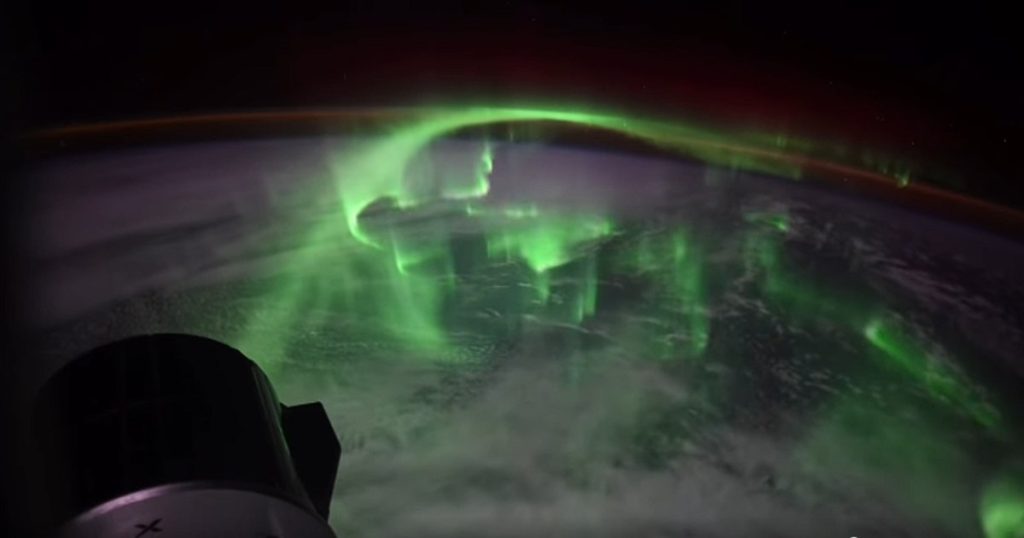 Spectacolul verde care i-a lăsat fără cuvinte pe astronauții de pe Stația Spațială Internațională: „A dansat și s-a strecurat chiar sub noi”