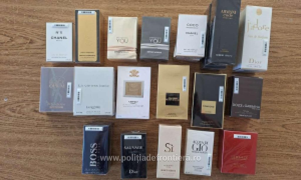Parfumuri contrafăcute descoperite la frontiera bihoreană. Marfa, confiscată de polițiști