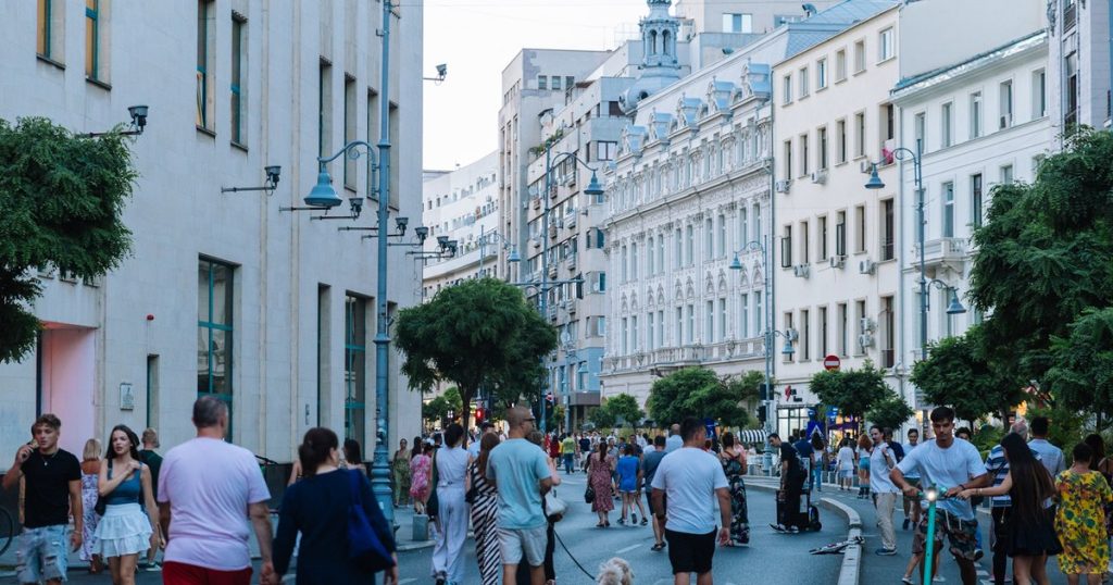 Restricții de trafic în Capitală, în weekend: Calea Victoriei va fi pietonală. La ce evenimente sunt așteptați bucureștenii