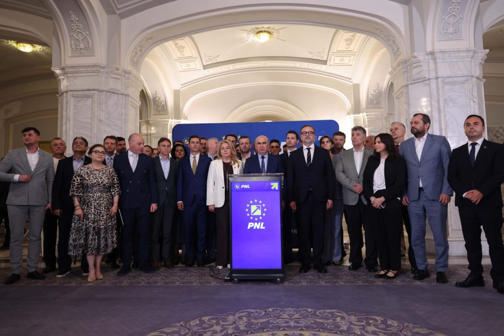 Deciziile de la Consiliul Național al PNL: Bolojan candidează. Reacția lui Veștea