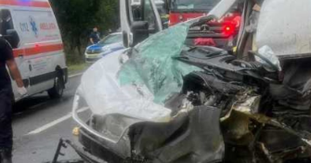 Un mort şi un rănit, într-un accident produs în judeţul Mehedinţi. A fost solicitat elicopterul SMURD