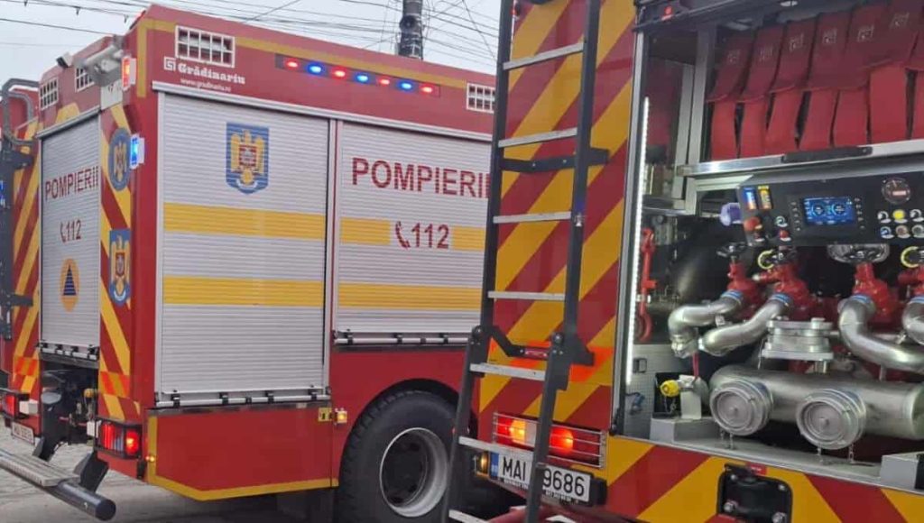 INCENDIU la Alba Iulia, pe Bulevardul Transilvaniei: Un transformator electric a luat foc