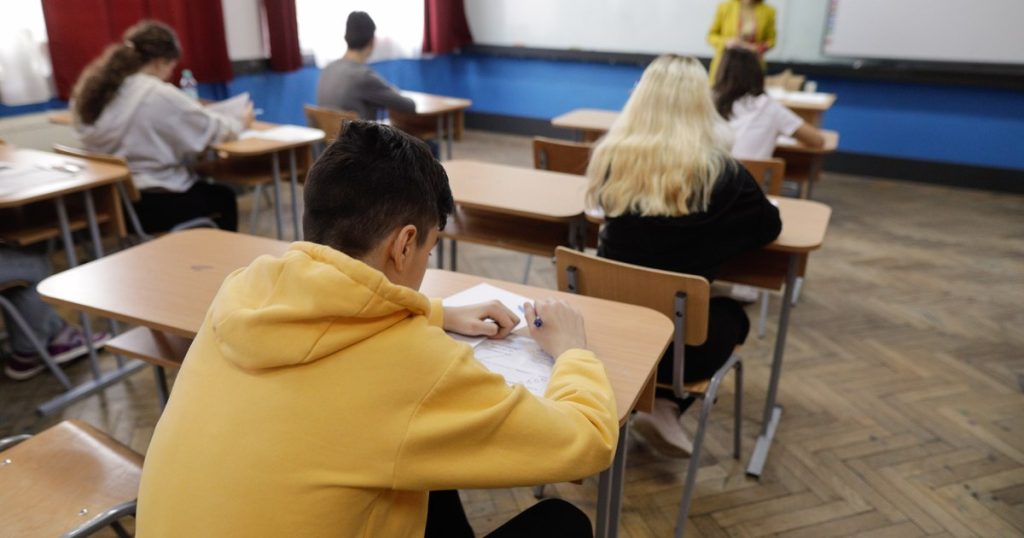 Subiectele de la Evaluarea Națională 2026, publicate pe rețelele sociale în timpul examenului
