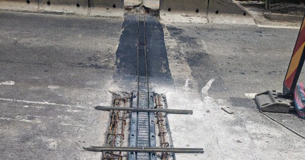 Dispar coloanele de mașini de pe Valea Oltului. Joi va fi reluată circulația pe ambele sensuri pe Viaductul Râu Vadului