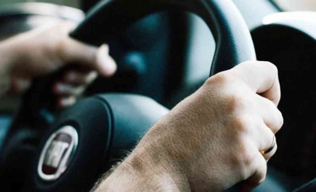 Șofer din Parva depistat aproape în comă alcoolică la volan, pe străzile din Năsăud