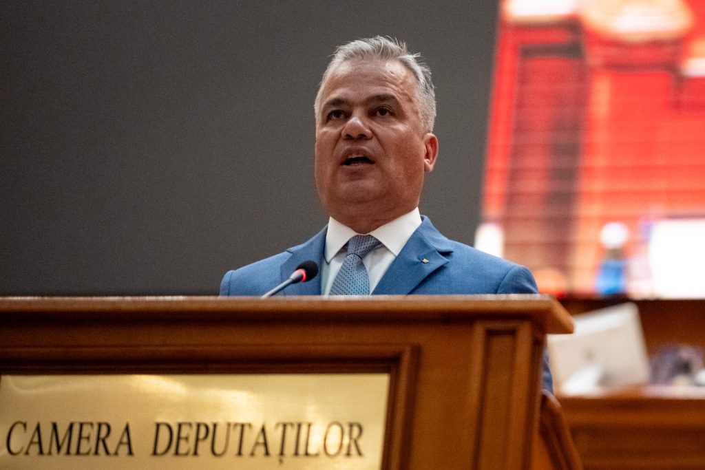 Surse: Guvernul Veștea a picat la vot. O parte dintre „puciștii” din PNL nu au mai votat Cabinetul