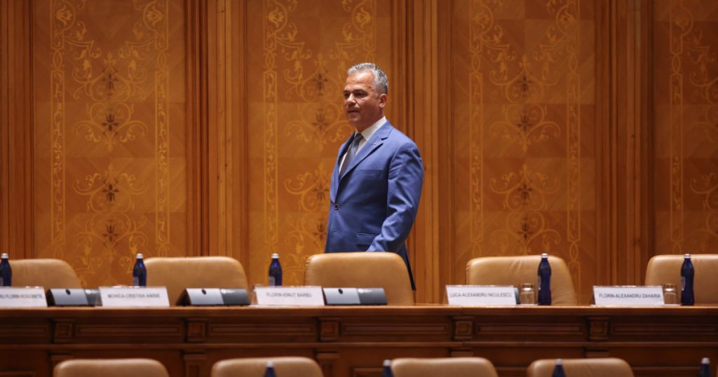 Adrian Veștea, după ce a ratat învestirea cabinetului său: Votul este suveran și îl respect