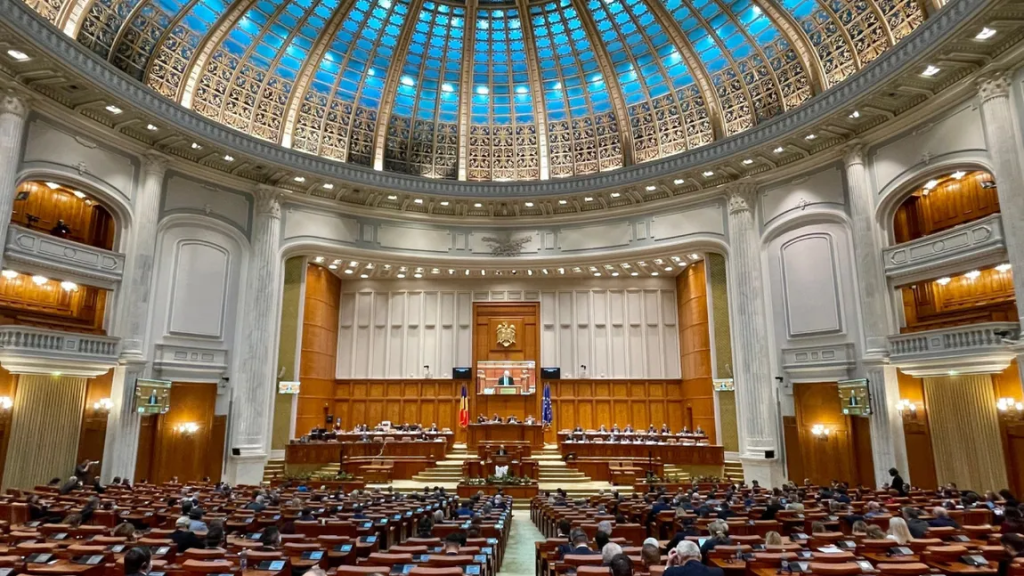 Guvernul imaginar Veștea a picat! Urmează Călin Georgescu premier? George Simion, discurs magistral: ”NU TRĂDĂM ROMÂNII!”. Patrioții AUR au ieșit din sală. VIDEO LIVE / ACTUALIZĂRI