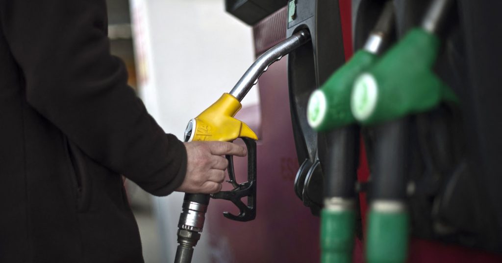 De ce carburanţii se scumpesc în România, deși petrolul se ieftineşte. Explicația șefului AEI, Dumitru Chisăliță
