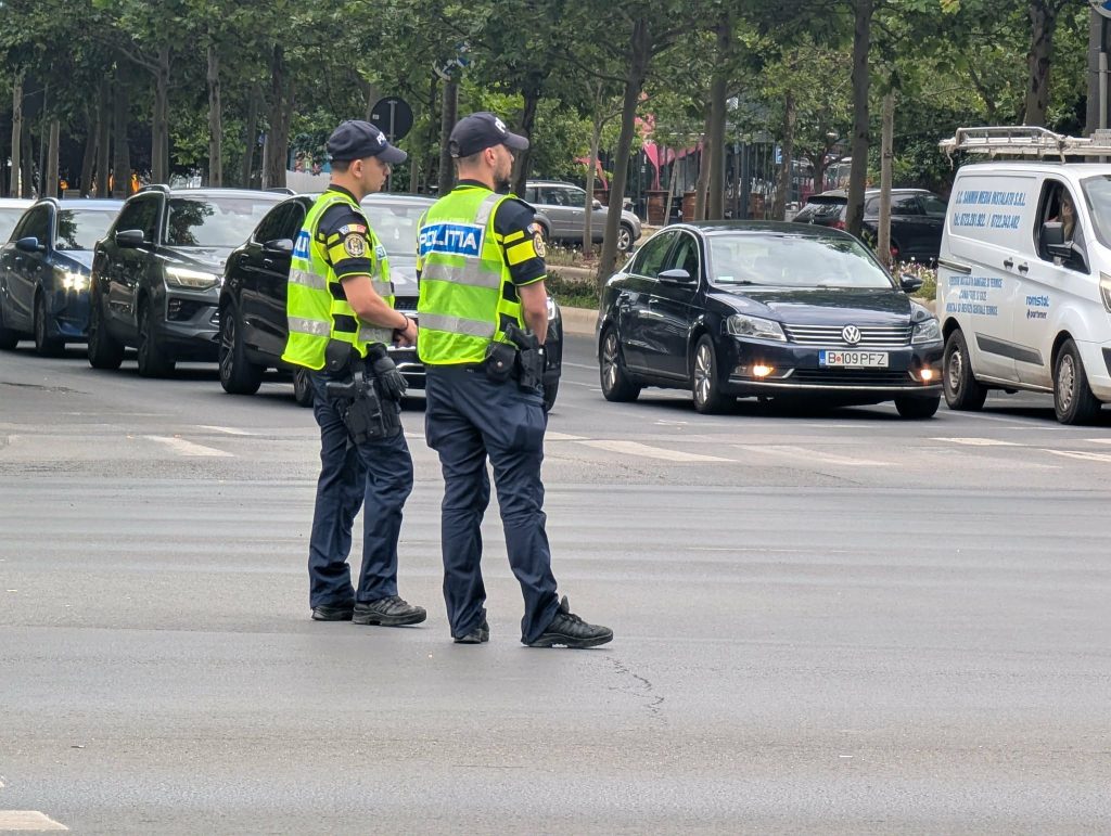 Scene de groază în București: Polițiștii au deschis focul, după un atac cu cuțitul pe stradă