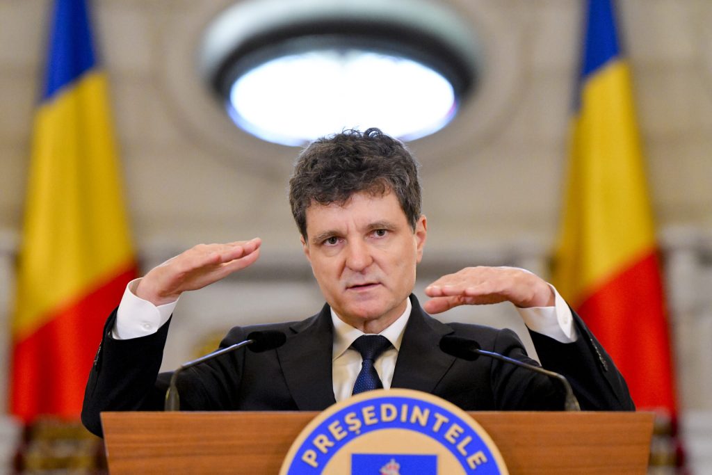 Nicușor Dan se poziționează înainte de a discuta cu partidele pentru premier. Calcule pentru guvern minoritar PSD cu prim-ministru Grindeanu sau guvern minoritar de dreapta, fără Bolojan