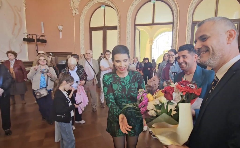 Kira Hagi aduce la Oradea expoziţia multimedia „AGAPI – O jumătate de secol de iubire”