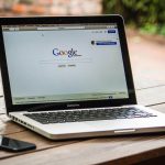 AI rupe din felia Google. Supremația gigantului IT în căutările online începe să fie pusă la încercare