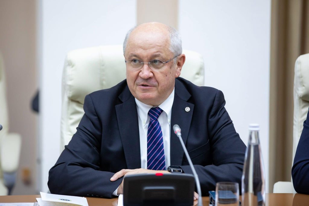 Premierul și-a demis Corpul de control: cei doi consilieri aveau salarii de peste 40 de mii de lei lunar și funcții în consiliile de administrație ale mai multor întreprinderi de stat
