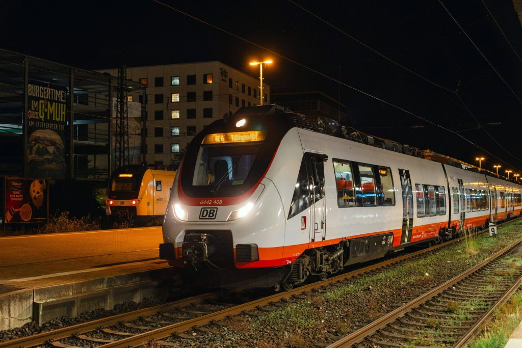 Situație rară în Germania, unde trenurile s-au oprit timp de două ore. Explicațiile Deutsche Bahn