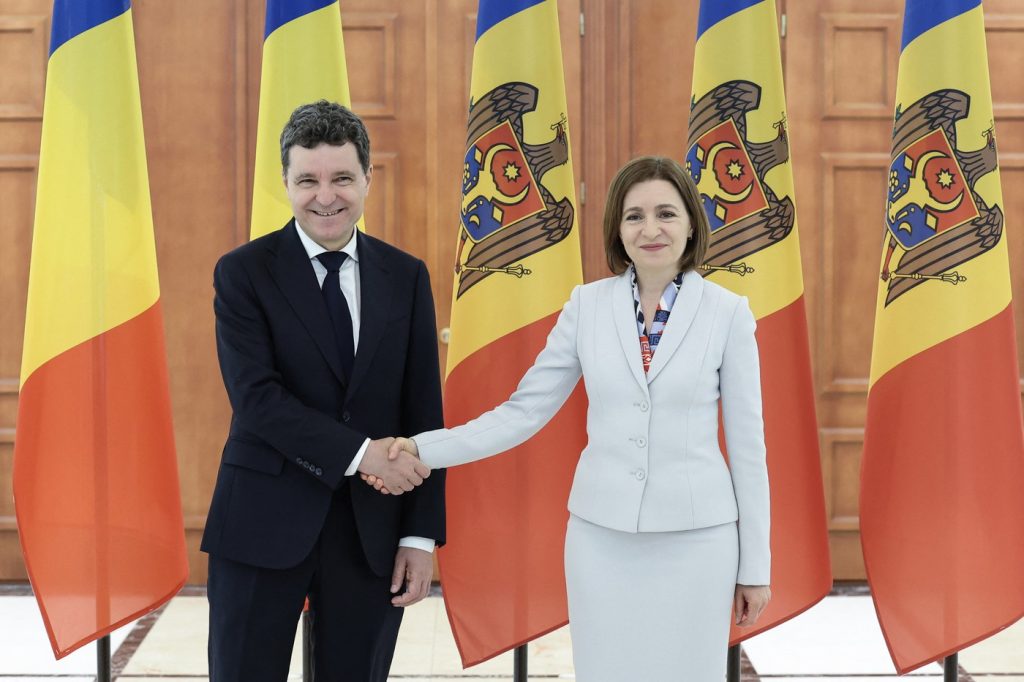 Un proiect de lege privind unirea României cu Republica Moldova tocmai a trecut discret de Camera Deputaților