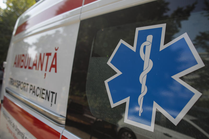 Copil de 2 ani din București, la spital după ce a fost muşcat de câinele rudelor pe care le vizita cu mama sa