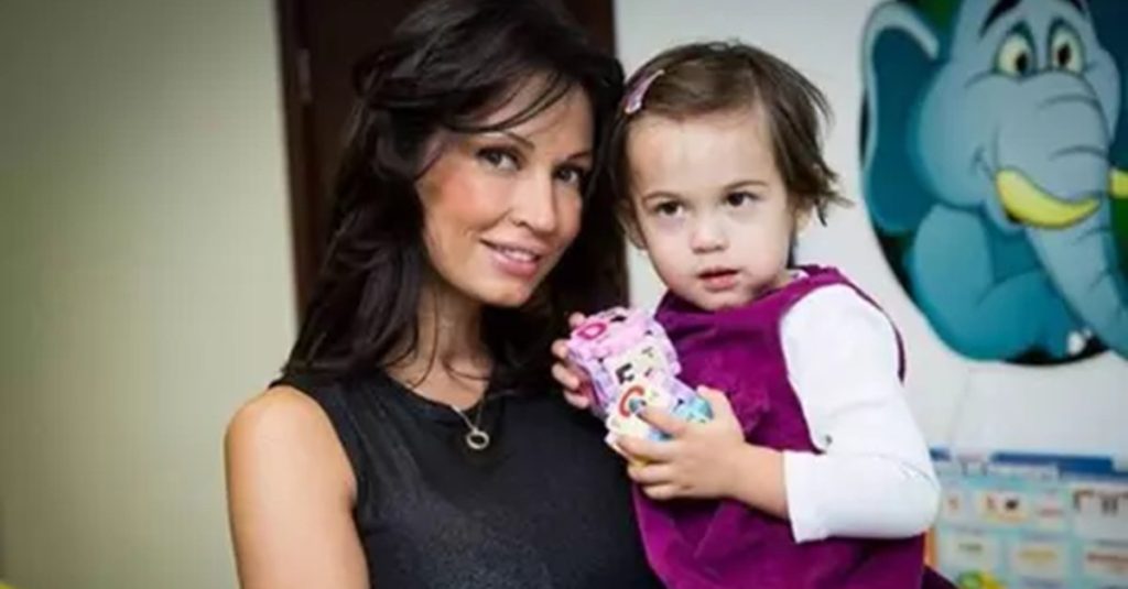 Cum arată în prezent fiica Nicoletei Luciu. Kim și-a început cariera de model la doar 14 ani: „Așchia nu sare departe de trunchi”