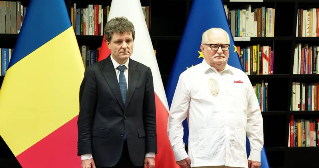 Fostul preşedinte polonez Lech Wałęsa, decorat de Nicușor Dan: „Societăţile noastre au nevoie de modele”