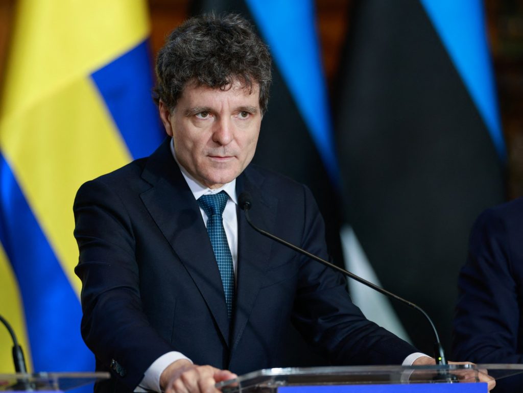 Mesajul președintelui în criza politică: Până când  așteaptă partidele „să vină cu majoritatea” la el / Nicușor Dan spune clar dacă el consideră AUR partid „prooccidental”