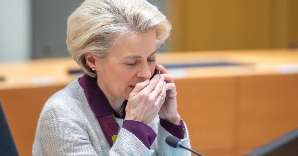 Ursula von der Leyen, vizată de o anchetă privind mesajele schimbate într-un chat privat cu Zelenski și lideri europeni