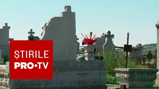 Cum s-a produs tragedia din Cluj, unde un copil a murit strivit de o cruce în cimitir, unde mersese cu tatăl său