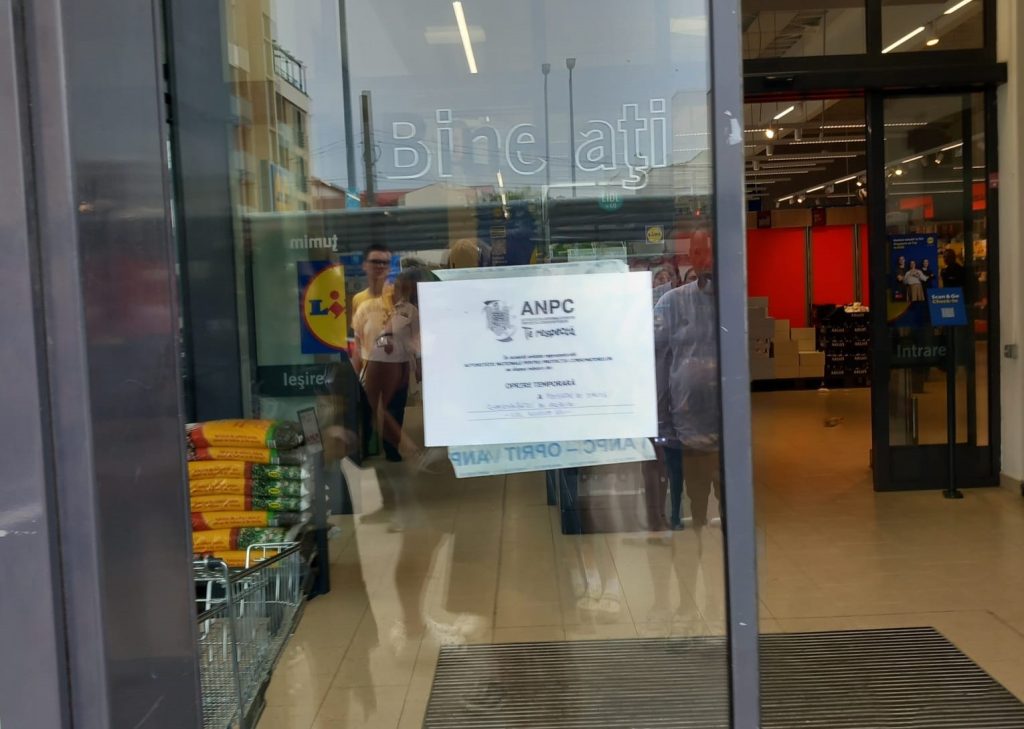 Amenzi și activități suspendate după nereguli grave descoperite de Protecția Consumatorului la 81 de operatori economici