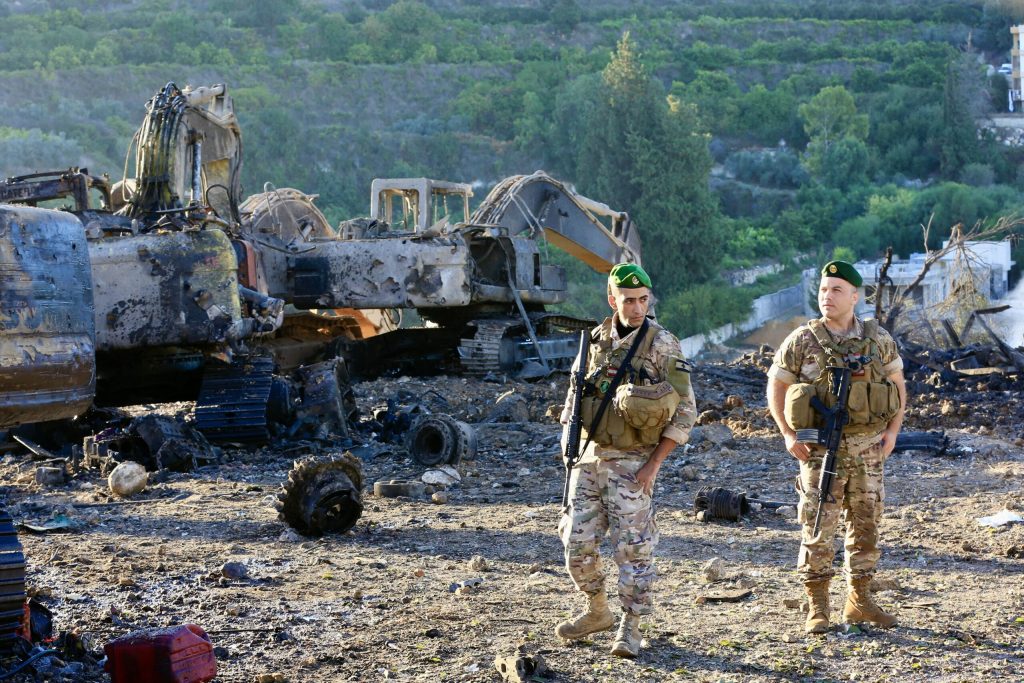 Israel și Liban au semnat un acord care prevede retragerea trupelor israeliene din două zone din sudul Libanului