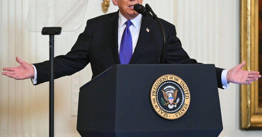 A fost prezentat „Pașaportul Patriot”. Documentul cu portretul lui Donald Trump stârnește controverse