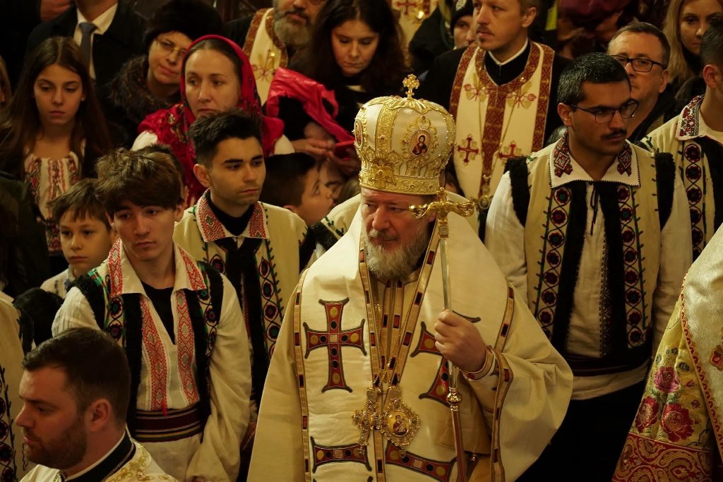 Programul funeraliilor Preasfințitului Părinte Emilian Crișanul. Ierarhul va fi înmormântat la Mănăstirea Neamț