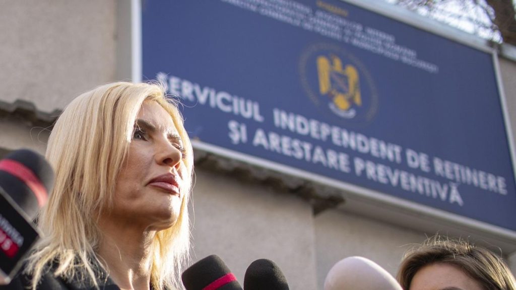 Atacuri concertate asupra lui Siegfried Mureșan. Laura Vicol i-a făcut plângere penală