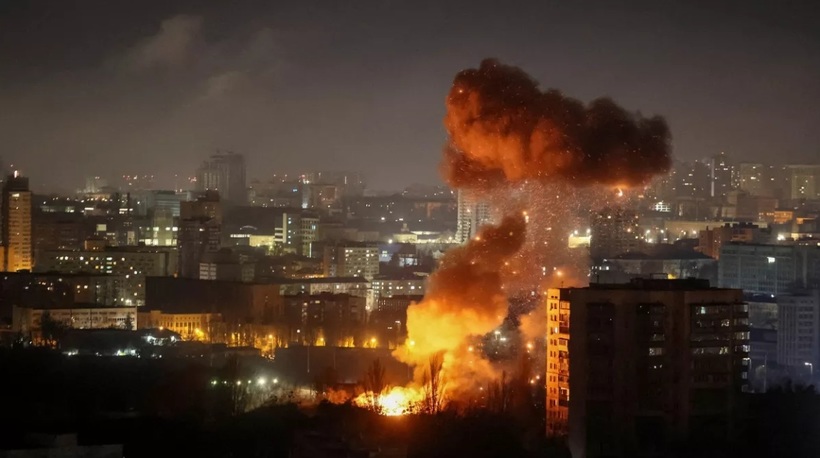 Cel puțin doi răniți la Kiev după un atac nocturn rusesc cu rachete și drone