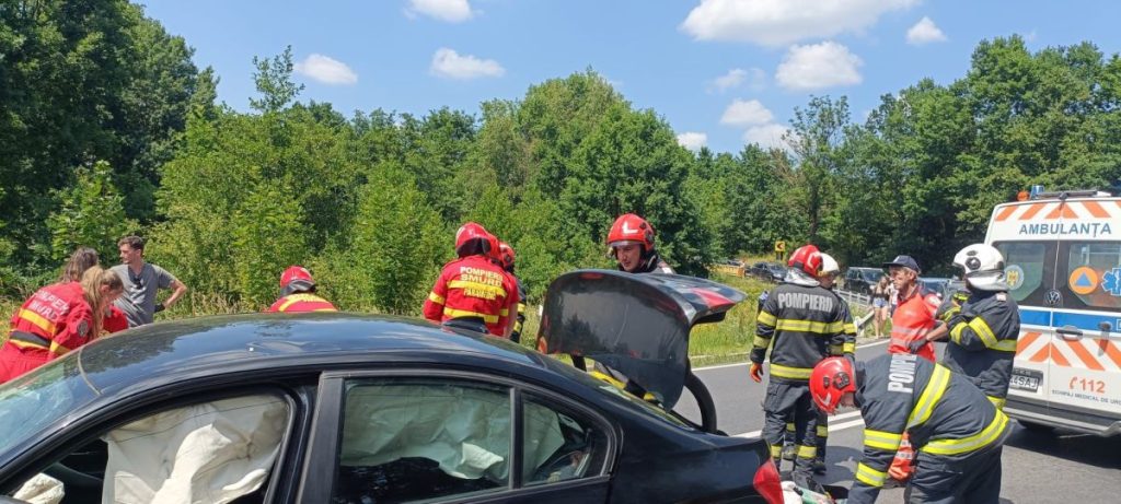 Doi cetățeni străini răniți într-un accident la Cârțișoara