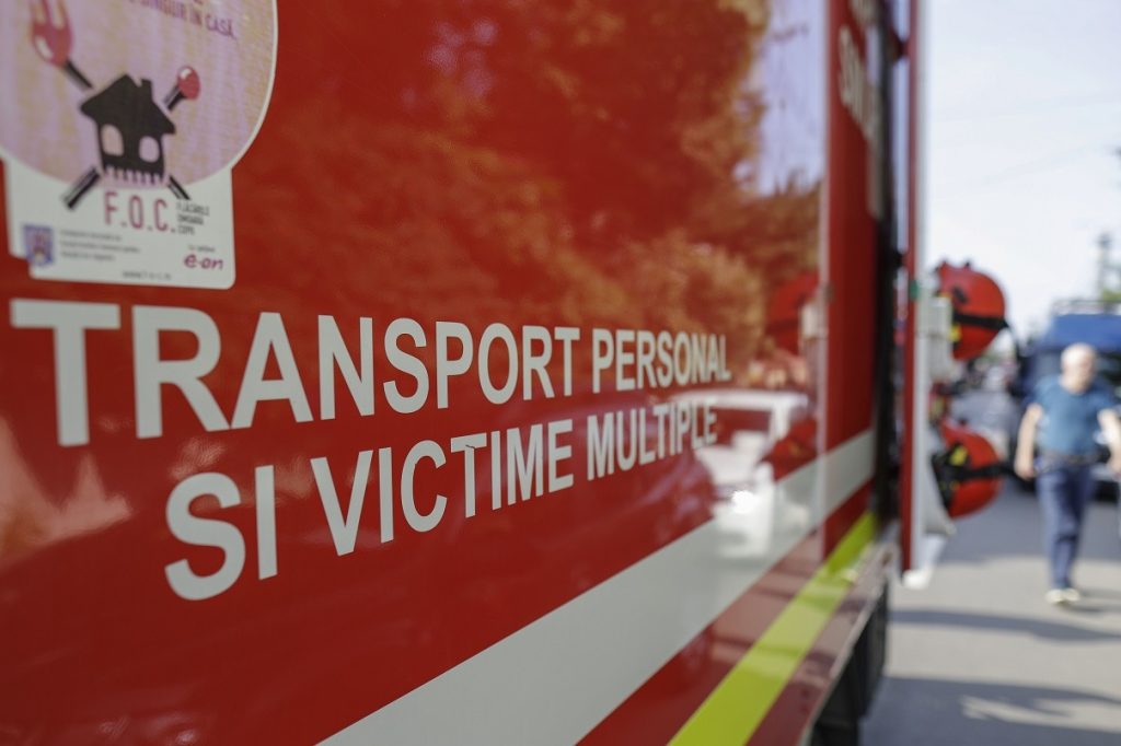 Trafic blocat în Neamț după ce un TIR s-a răsturnat și a lovit o conductă de gaze / Un bărbat e încarcerat