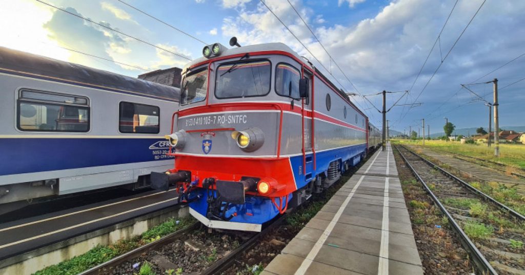 În plin sezon al vacanțelor, CFR modernizează 42 de vagoane cu bani din PNRR. Ce sumă va investi