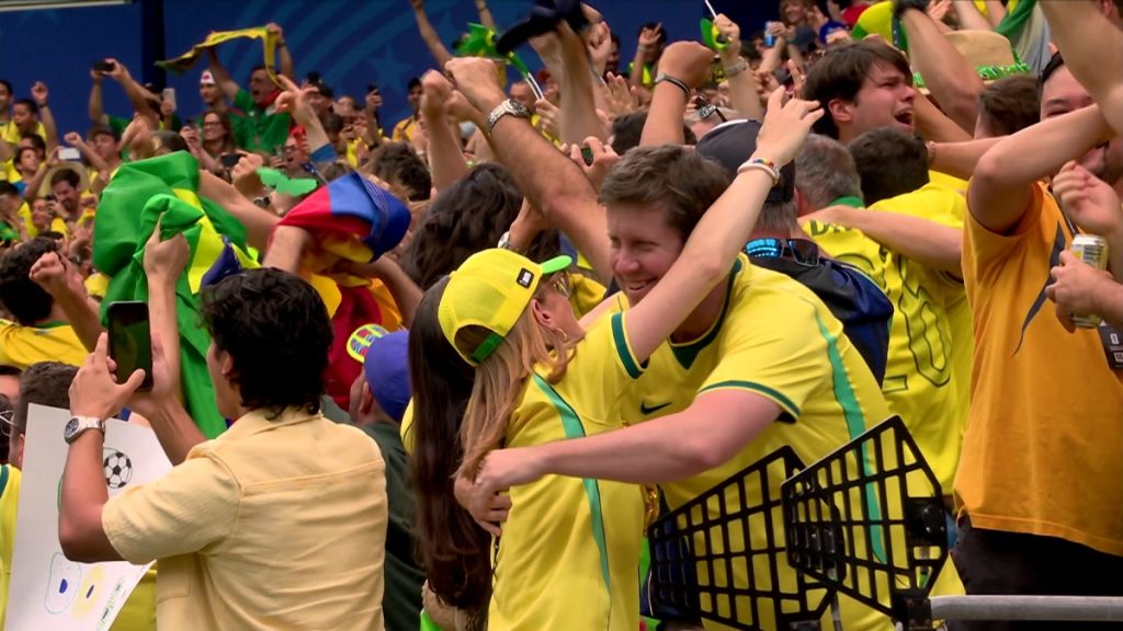 Aşa se trăieşte un gol la Cupa Mondială! Fanii Braziliei, în extaz după reuşita lui Casemiro în meciul cu Japonia